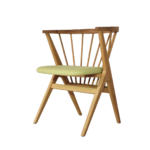 Guarda A 1 dining chair made with solid
  American walnut and premium green leather – main view